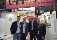 Socios de Cerima, la mayor empresa privada productora y comercializadora de cerezas.